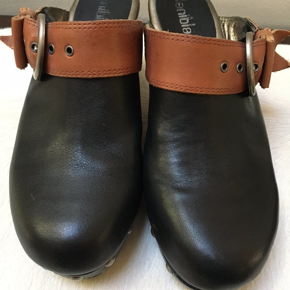 Daniblack Convertible Clogs
